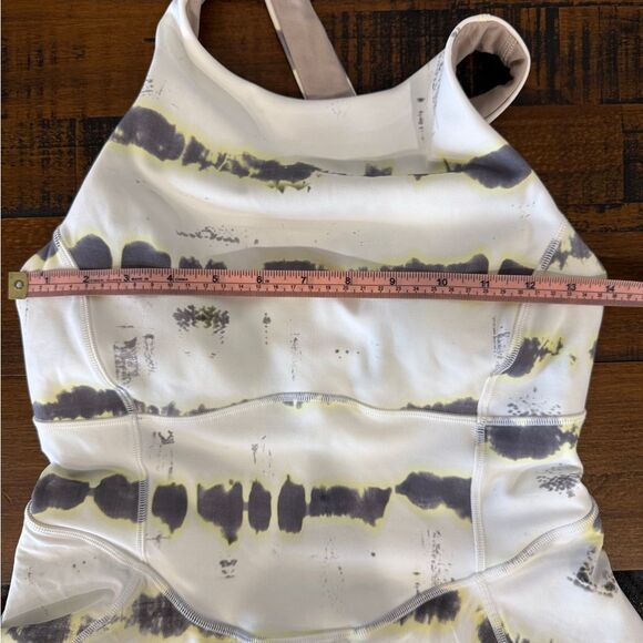 Lululemon NWOT White Tie-Dye Court Crush Dress w/built-in bra & shorts - Size 6 - Picture 8 of 11